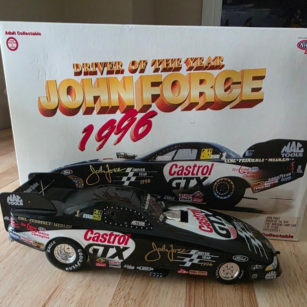 John Force '96 Driver of the Year 1997 Mustang Funny Car 1:24 Castrol GTX Action